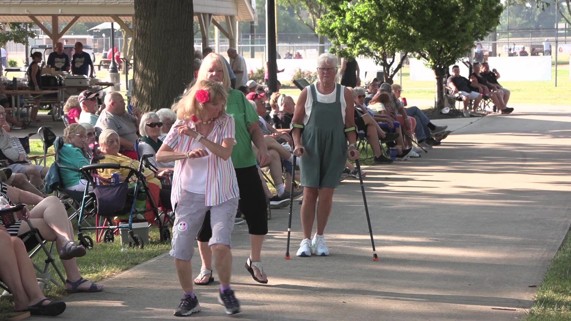 Delphos community grooves to Music in the Park